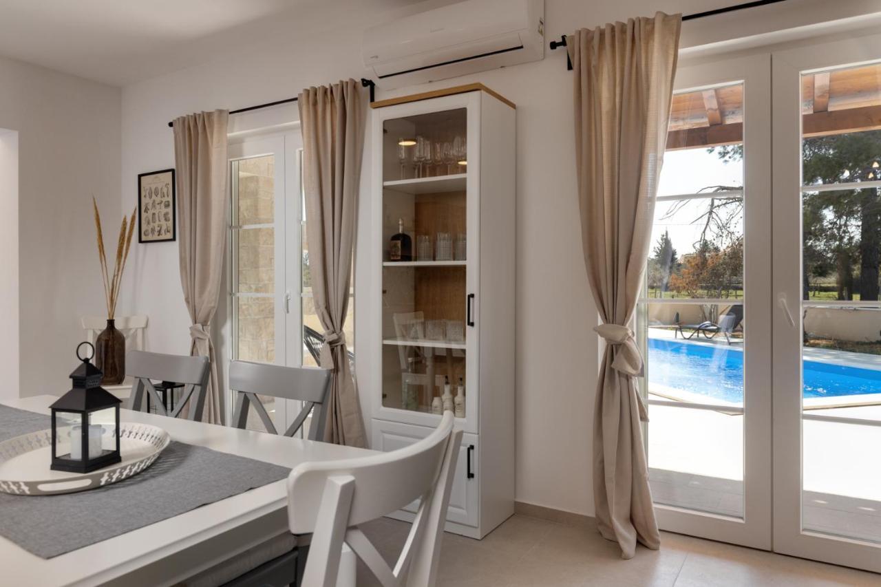 Villa Mediterra Prima Нін Екстер'єр фото