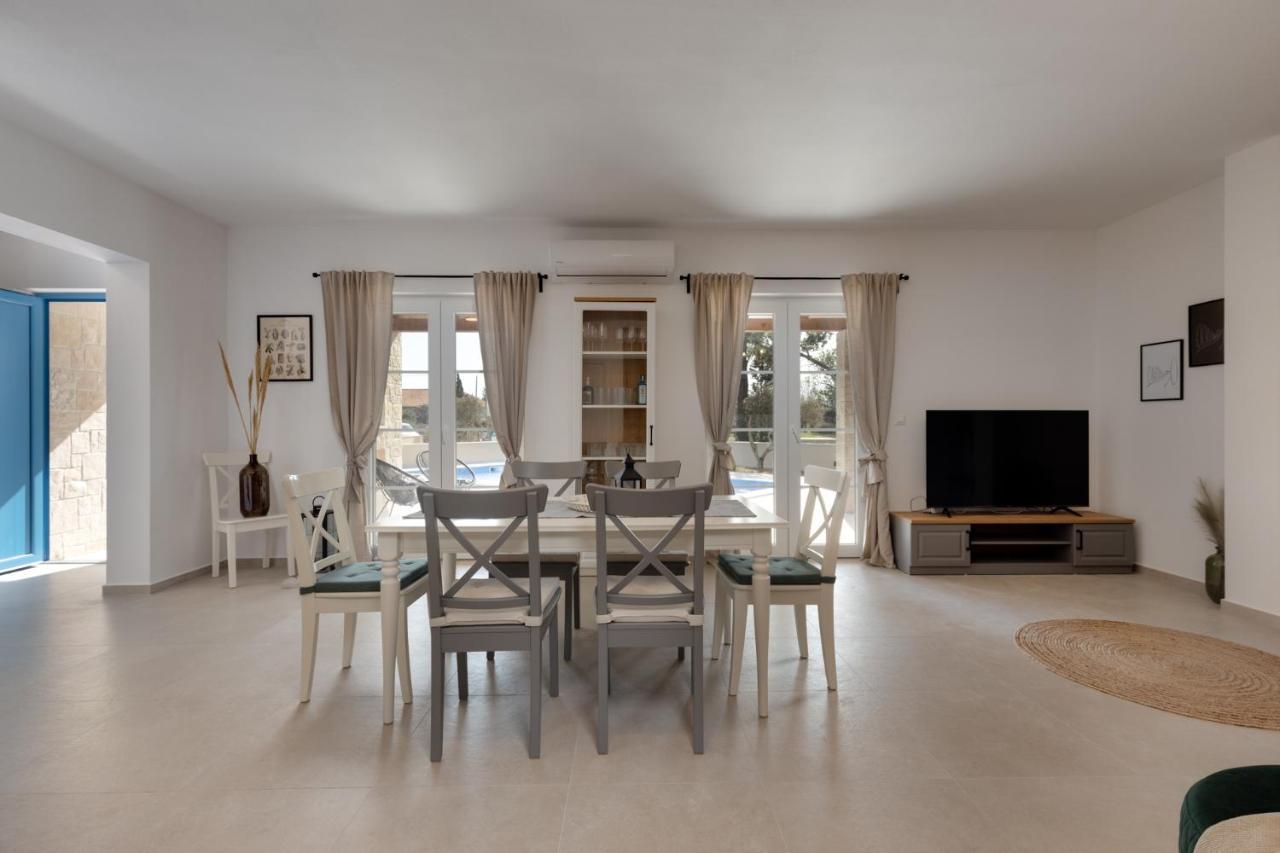 Villa Mediterra Prima Нін Екстер'єр фото