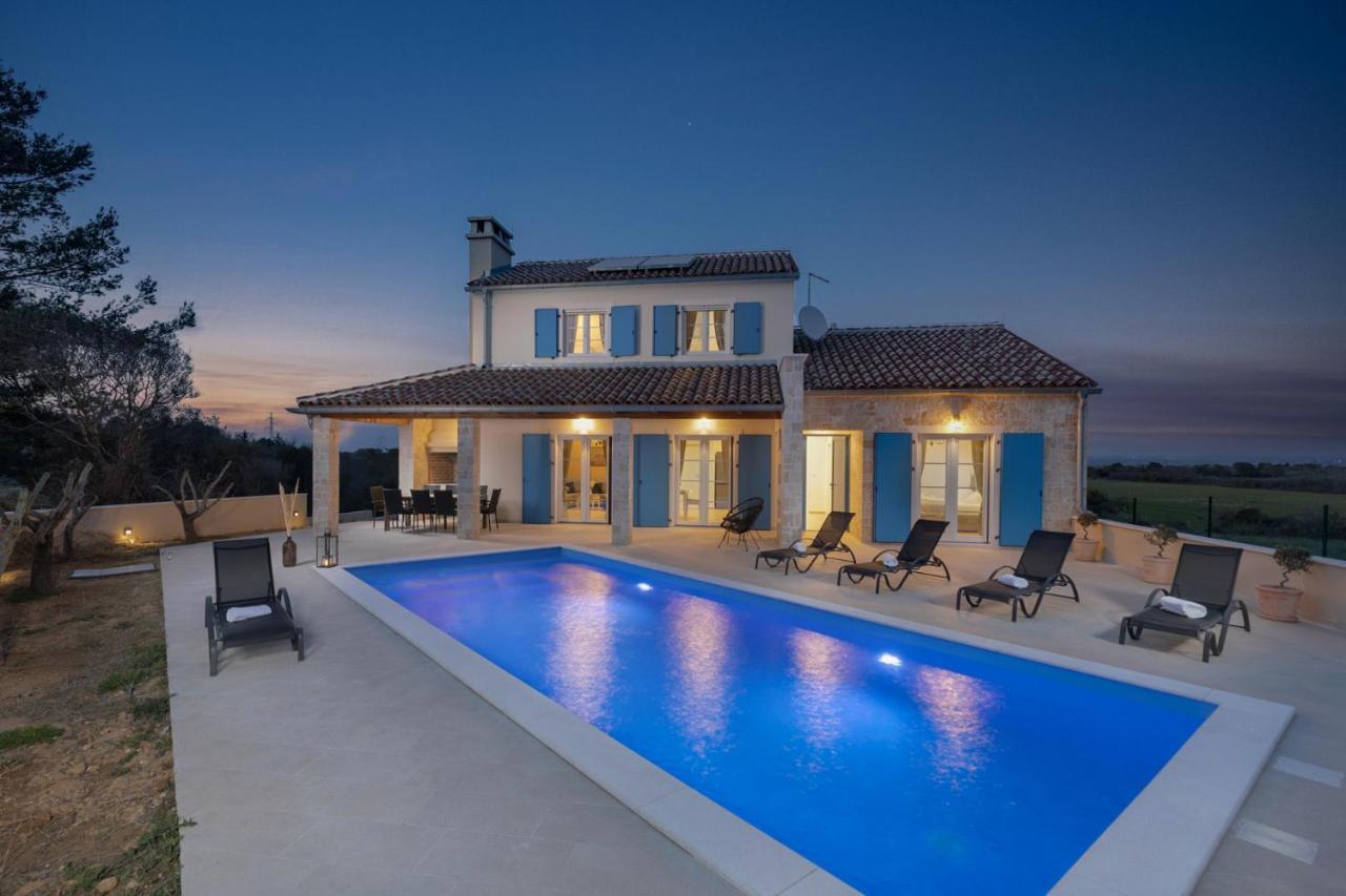 Villa Mediterra Prima Нін Екстер'єр фото
